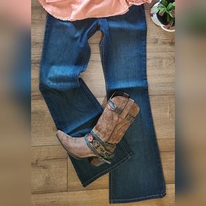 NWT'S- PURE COLOR -Mid-Rise 5 pocket Bootcut Wide Flair Jeans- size 26  Origin